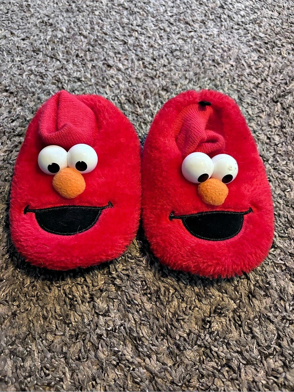 Sesame Street Elmo Slippers 7/8